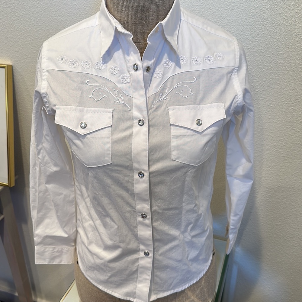 Wrangler white western button down with rhinestone buttons XL (Girls)